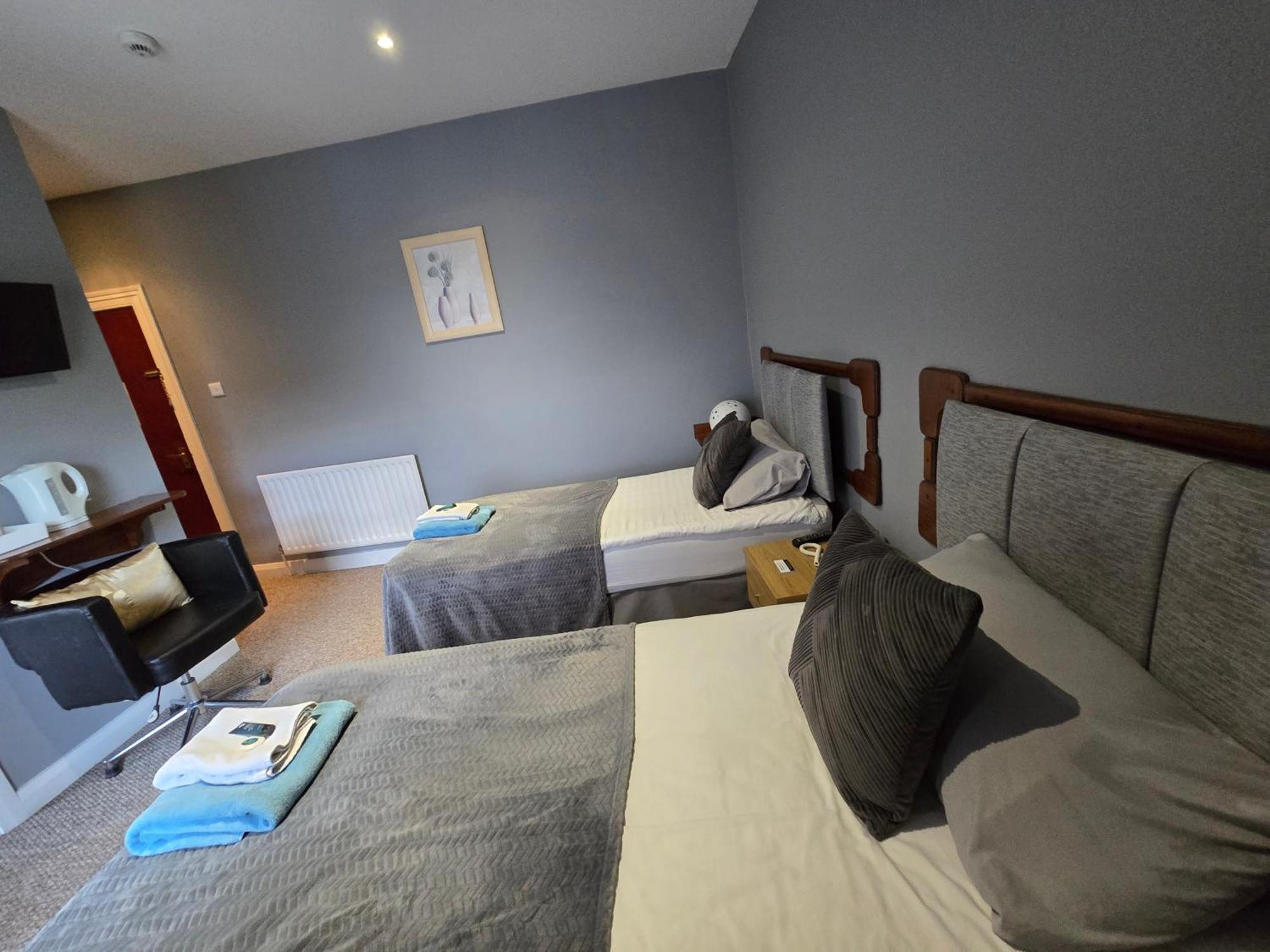 Manor Hotel Ballymoney Dış mekan fotoğraf